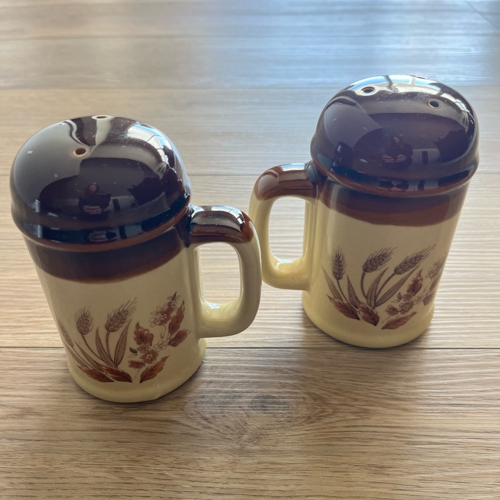 Vintage Wheat Pattern Ceramic Salt and Pepper Shakers